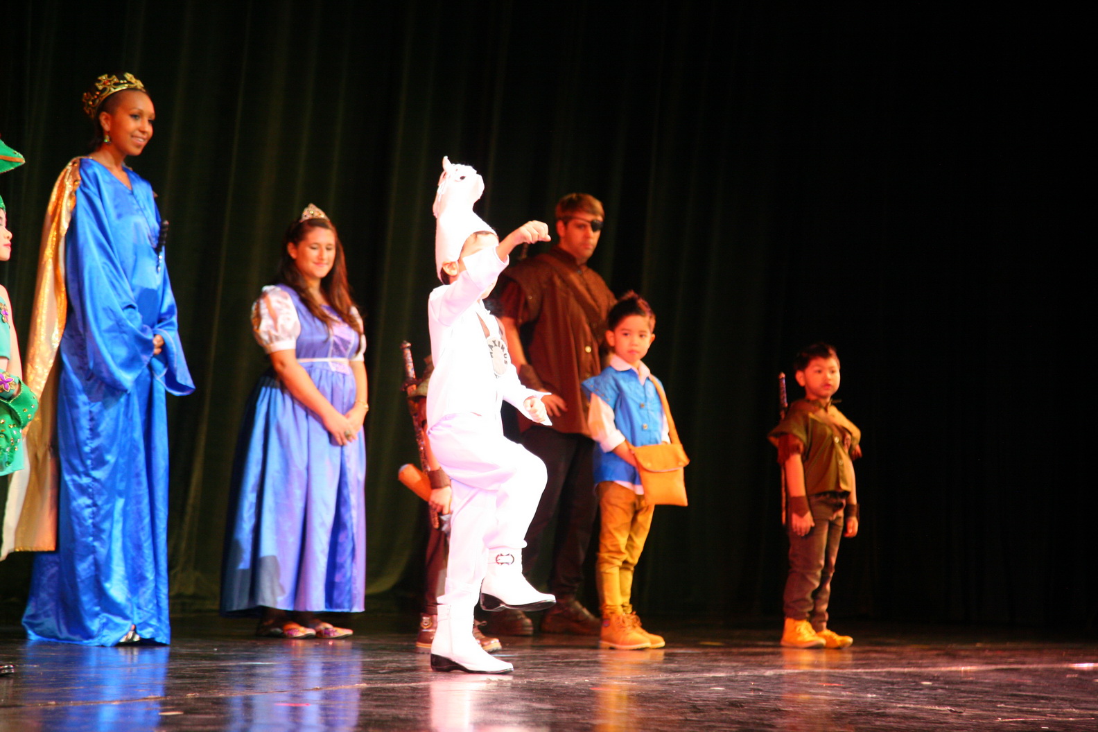 Varee_Annual_Performance 2013_Kindergarten_C1_082